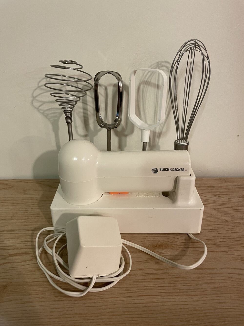 VTG Black & Decker Cordless Beater Handy Mixer Kitchen Tool Model 9210 USED